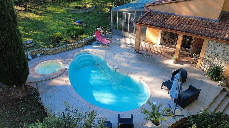 Villa - 176 m² - 5 pièces