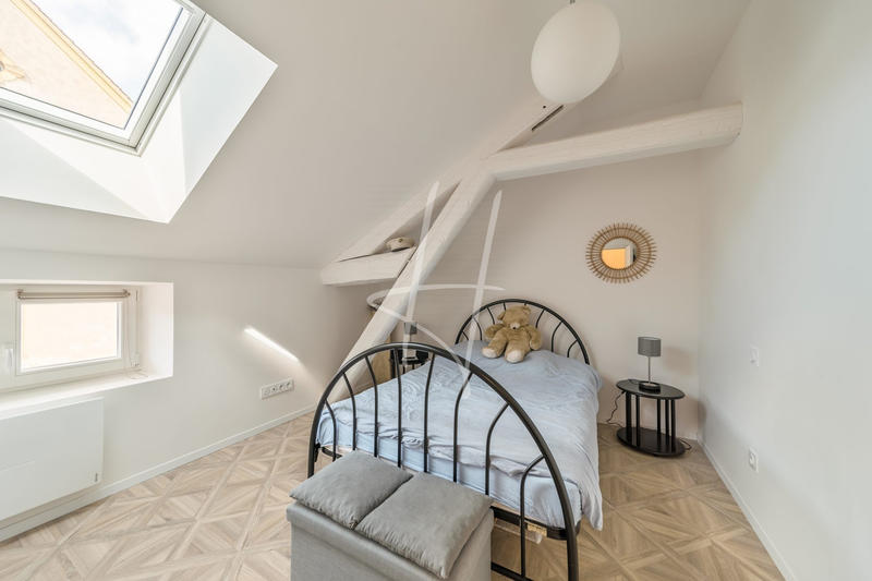 Appartement - 97 m² - 5 pièces