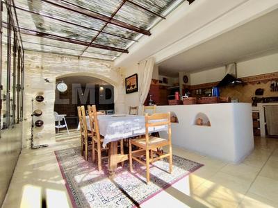 Maison - 300 m² - 7 pièces