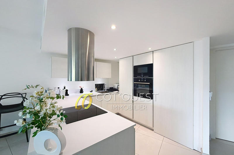 Appartement - 90 m² - 3 pièces