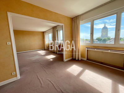 Appartement - 105 m² - 6 pièces