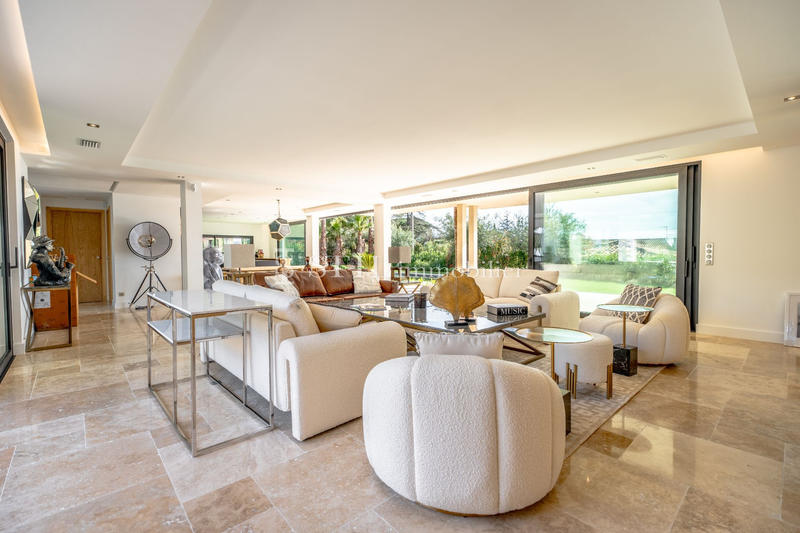 Villa - 350 m² - 6 pièces