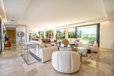 Villa - 350 m² - 6 pièces