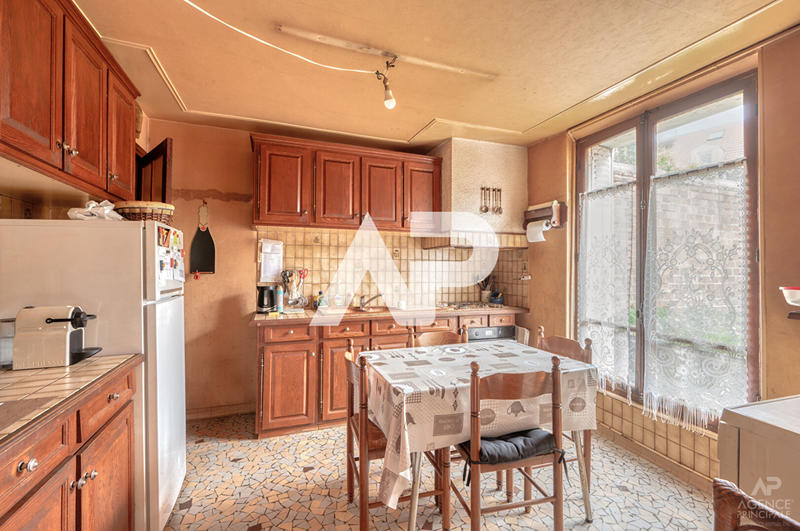 Maison - 184 m² - 10 pièces