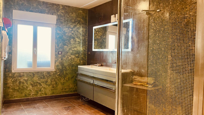 Maison - 201 m² - 6 pièces