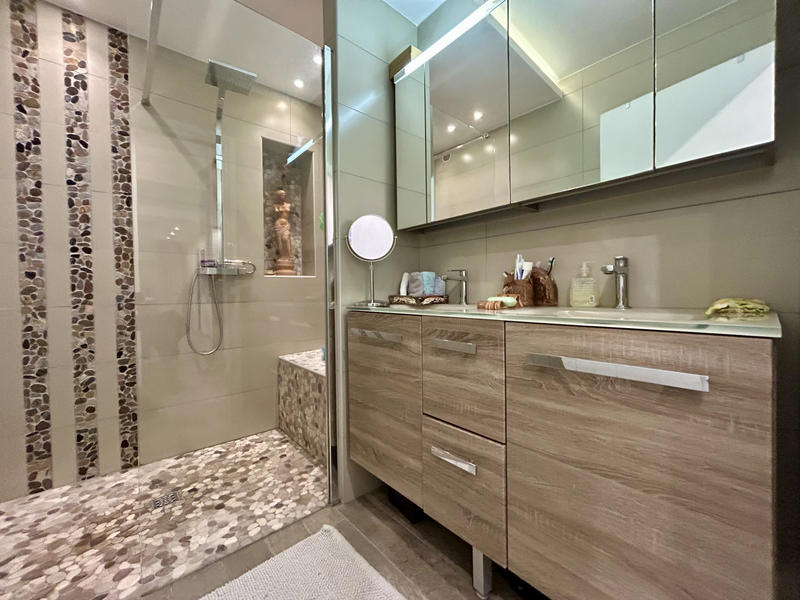 Appartement - 94 m² - 4 pièces