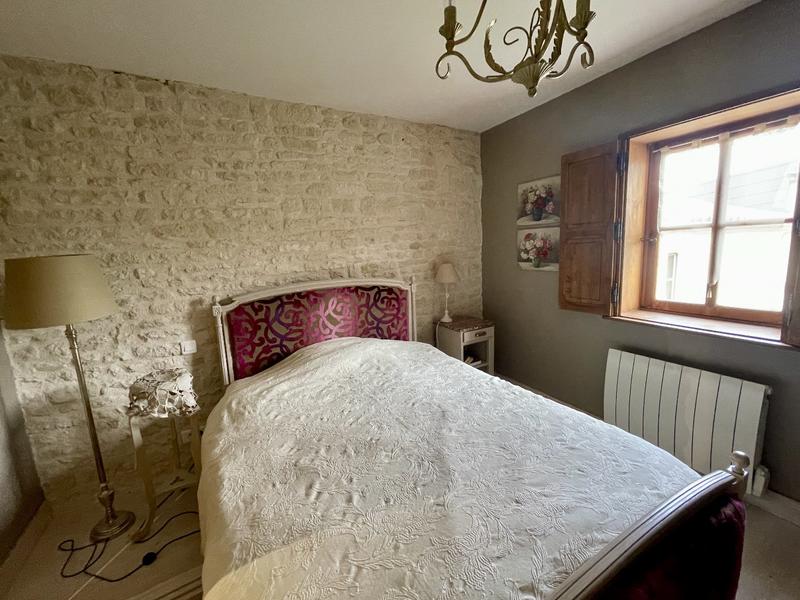 Maison - 220 m² - 6 pièces