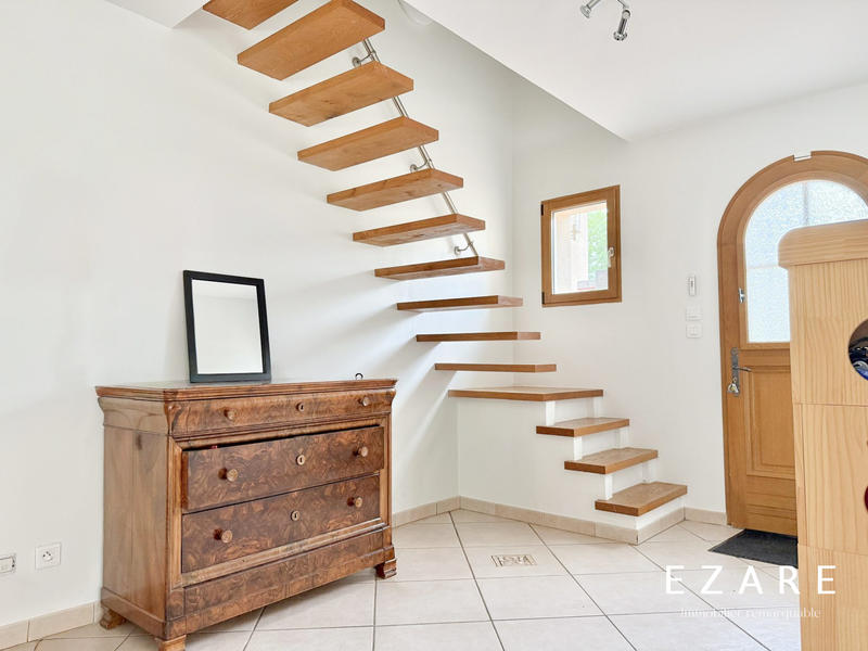 Maison - 251 m² - 7 pièces