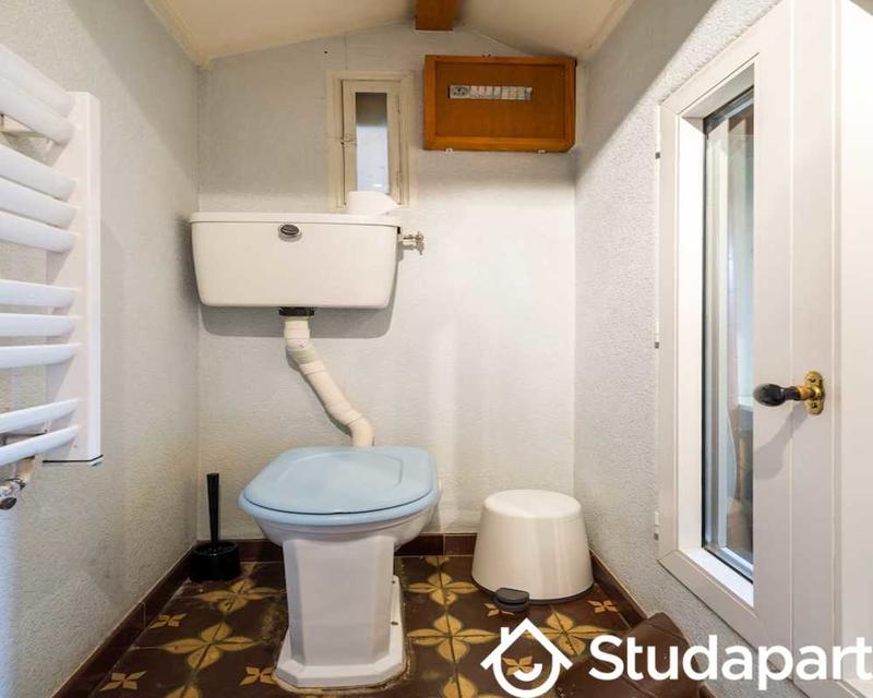 Chambre - 100 m² - 1 pièce