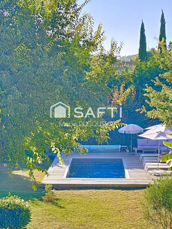 Maison de maîtres - 372 m² - 8 pièces