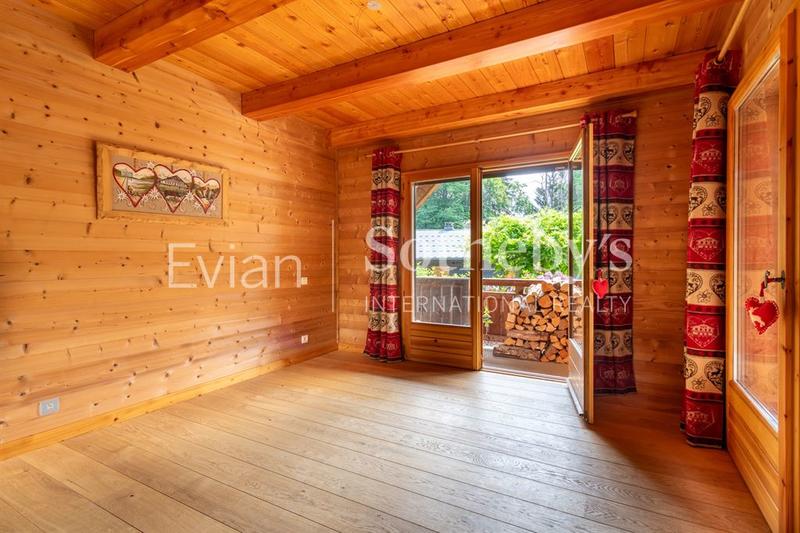 Châlet - 228 m² - 10 pièces