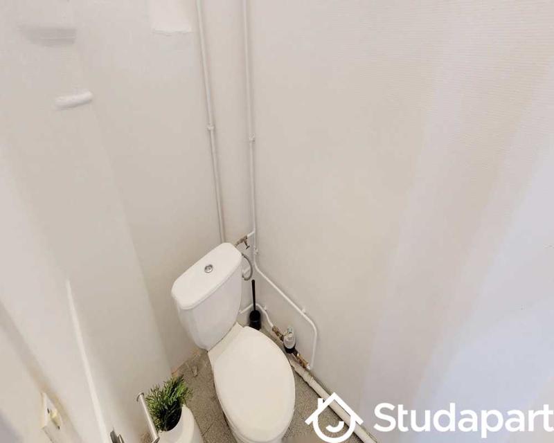 Chambre - 80 m² - 1 pièce