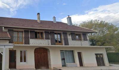 Maison - 198 m² - 8 pièces