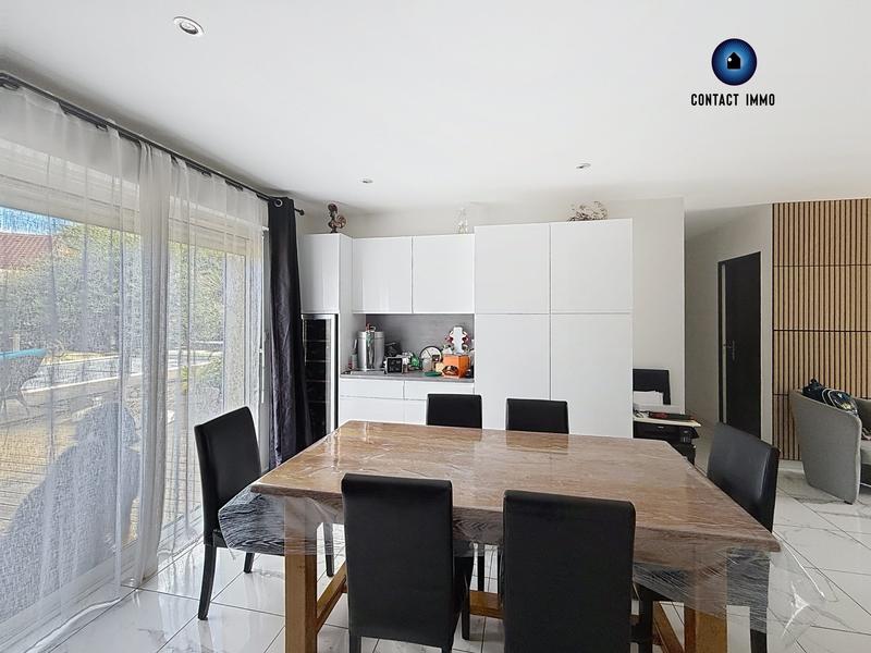 Maison - 98 m² - 6 pièces