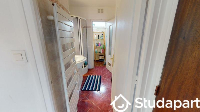 Chambre - 11 m² - 1 pièce