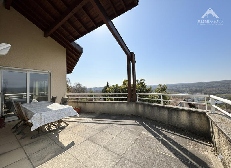 Maison - 180 m² - 5 pièces