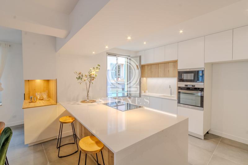 Maison ancienne - 207 m² - 6 pièces