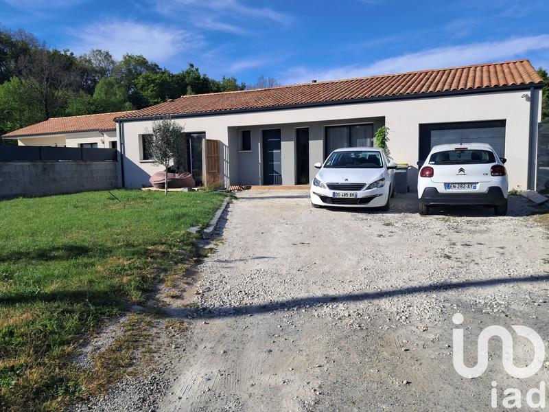 Maison - 99 m² - 5 pièces