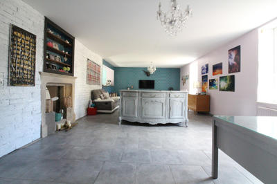 Maison - 225 m² - 6 pièces