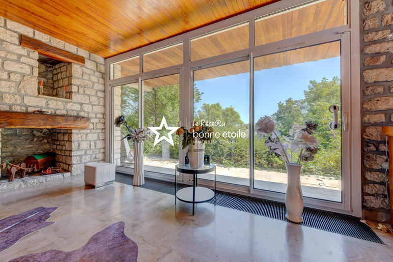 Maison - 215 m² - 7 pièces