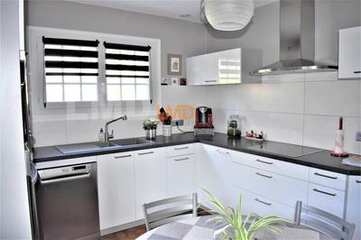 Maison - 105 m² - 10 pièces