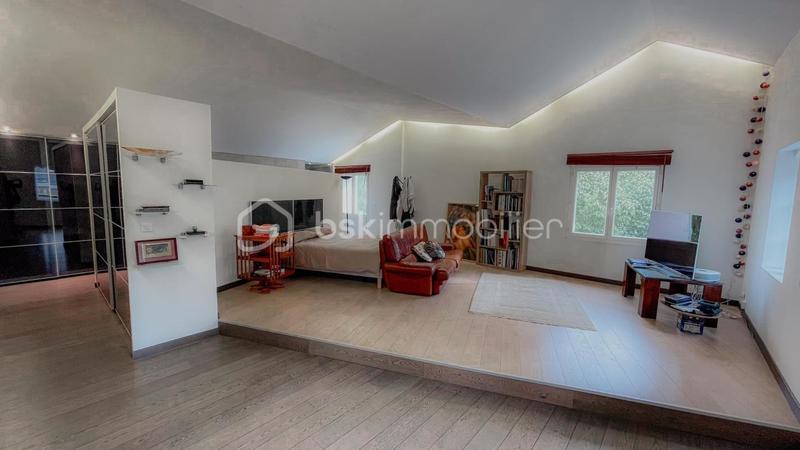 Demeure - 283 m² - 10 pièces