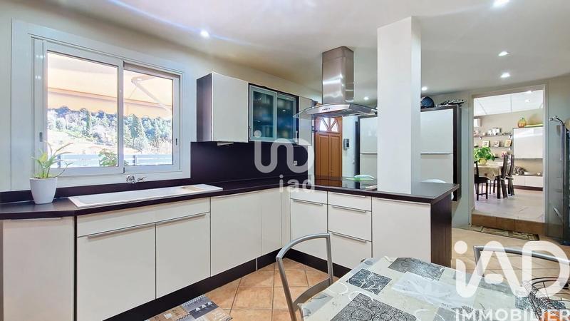 Maison - 141 m² - 6 pièces