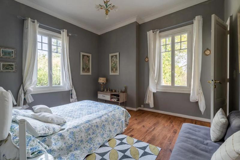 Château - 370 m² - 11 pièces