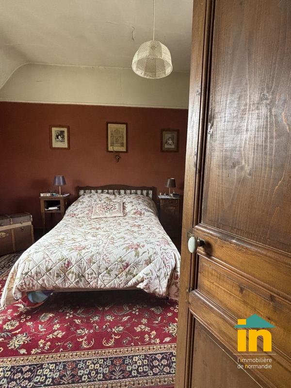 Maison - 180 m² - 9 pièces