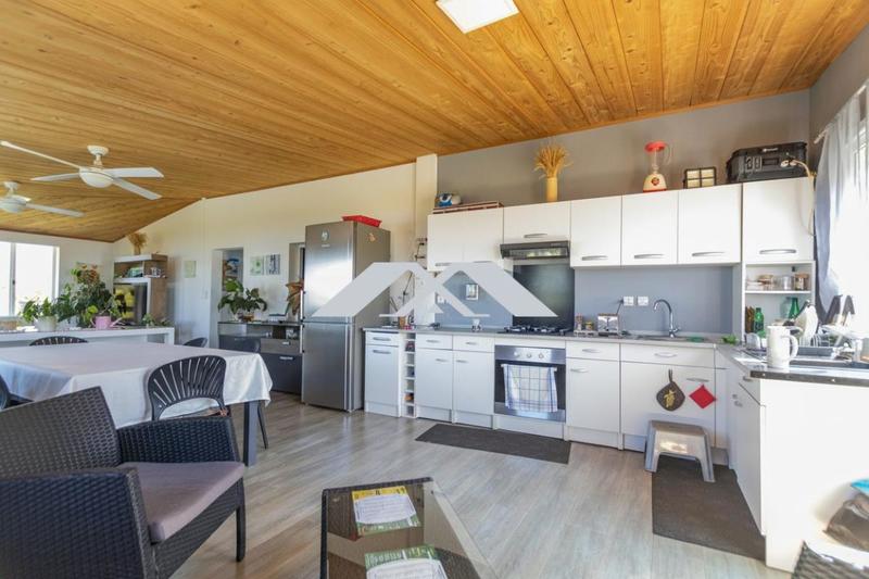 Maison - 250 m² - 9 pièces