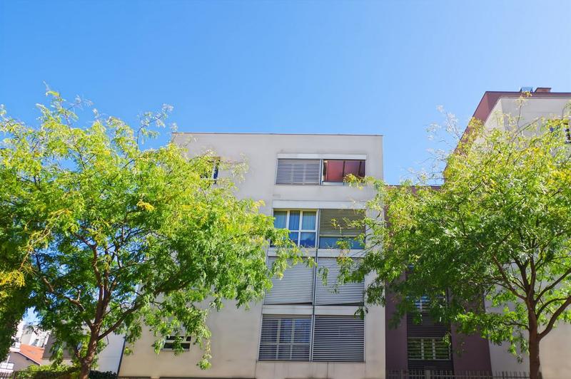 Appartement - 90 m² - 4 pièces