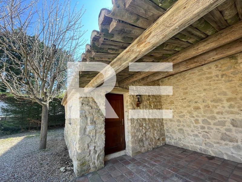 Mas - 240 m² - 8 pièces