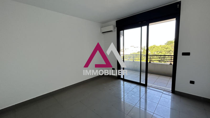 Appartement - 80 m² - 3 pièces