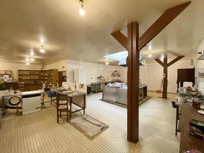 Maison - 899 m² - 15 pièces