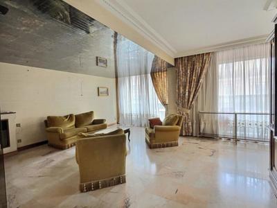 Appartement - 205 m² - 7 pièces