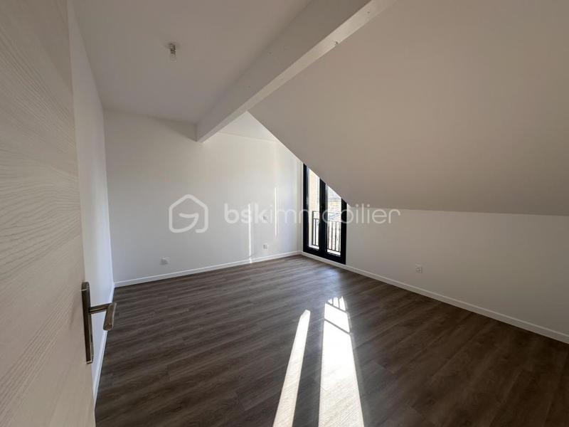 Maison - 827 m² - 35 pièces