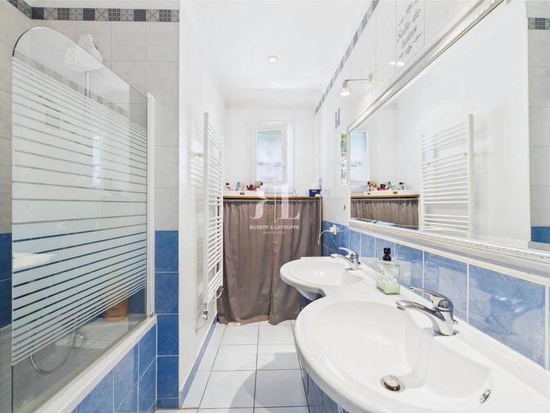 Maison - 145 m² - 6 pièces