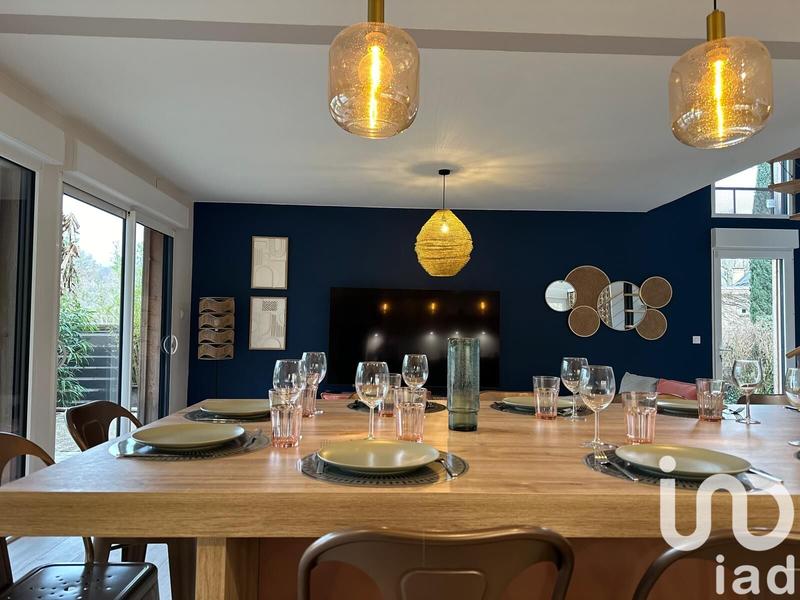 Maison - 183 m² - 8 pièces