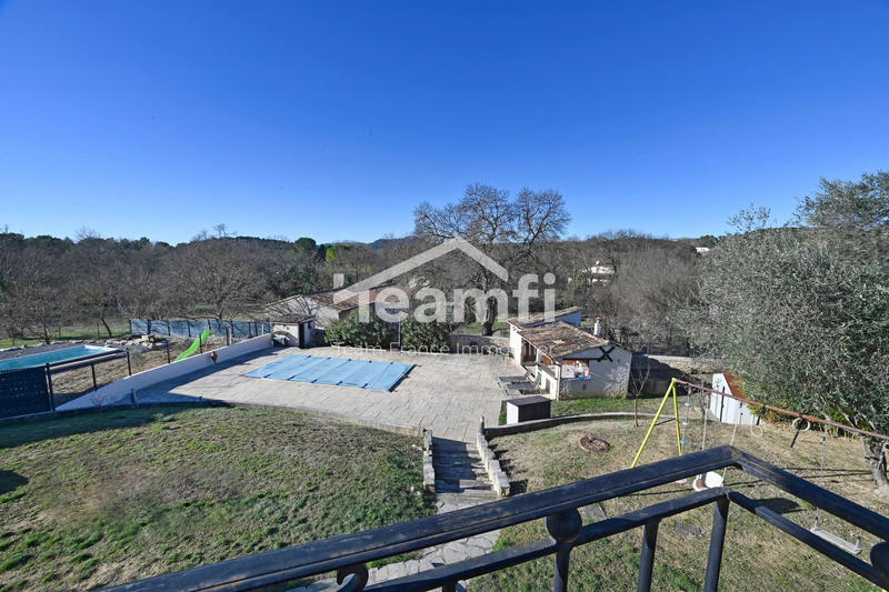 Maison traditionnelle - 135 m² - 7 pièces