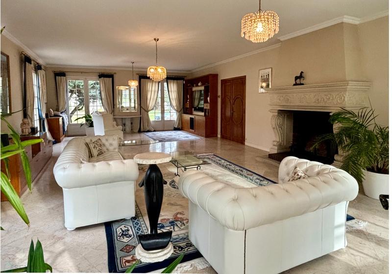 Propriété - 280 m² - 10 pièces