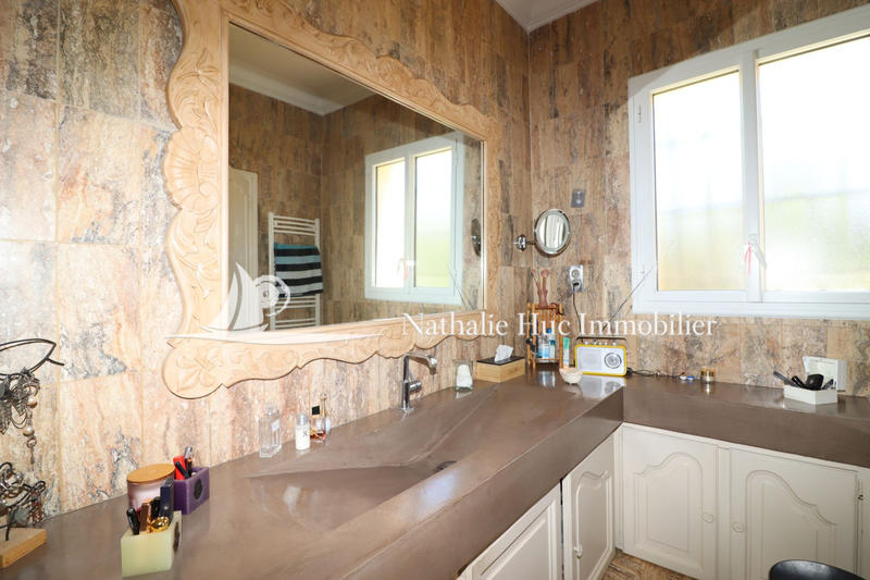 Maison - 280 m² - 8 pièces