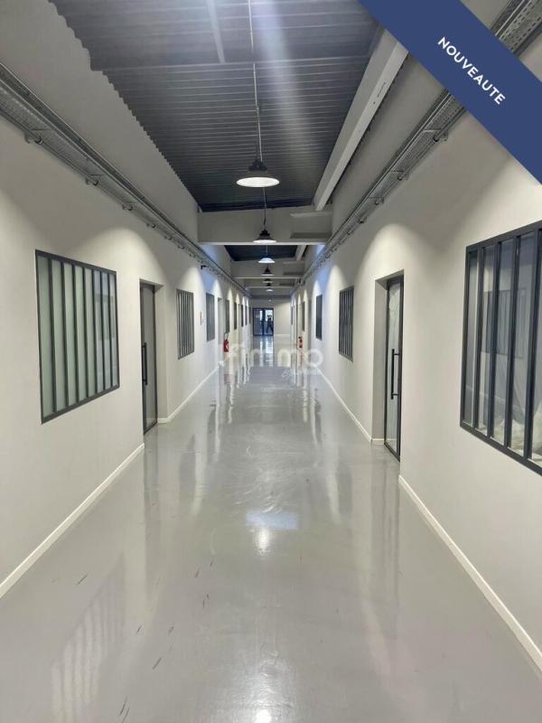 Local commercial - 117 m² - 2 pièces