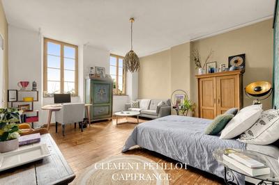 Maison - 281 m² - 7 pièces