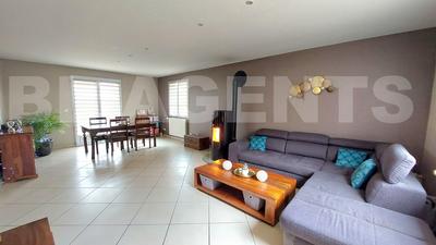 Maison - 177 m² - 9 pièces