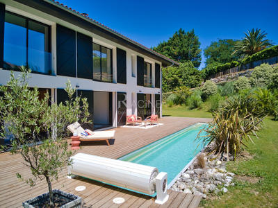 Villa - 310 m² - 7 pièces