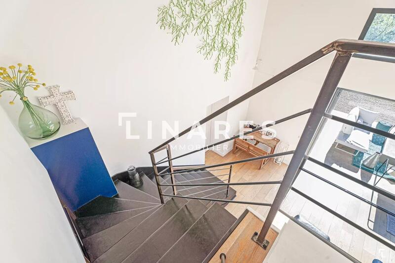 Maison - 305 m² - 8 pièces