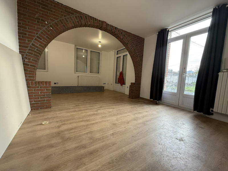 Maison - 90 m² - 5 pièces