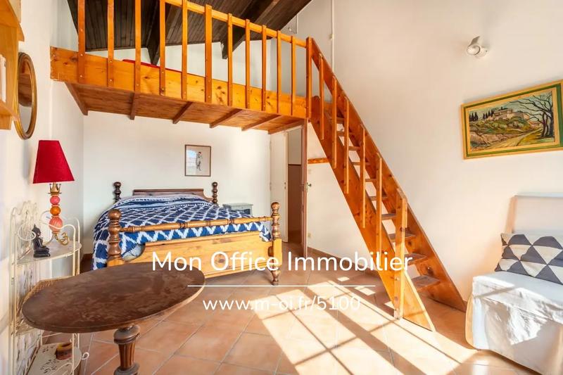 Demeure - 205 m² - 5 pièces