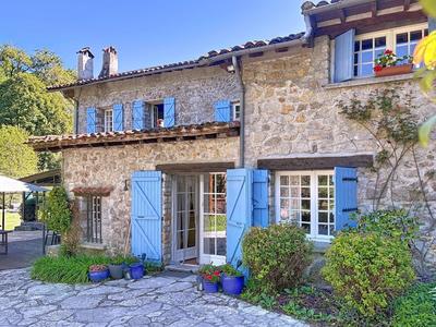 Maison - 463 m² - 19 pièces