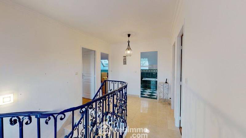 Maison - 170 m² - 7 pièces